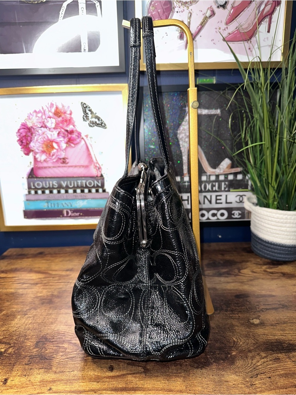 🖤 Coach Black Patent Leather Signature Kisslock Tote Bag - Picture 4 of 12
